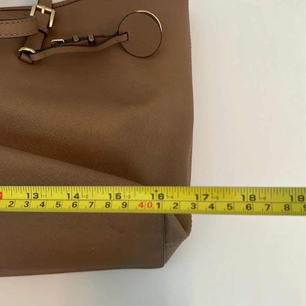 VGUC Michael Kors Large Tan Leather Tote - Picture 9 of 11